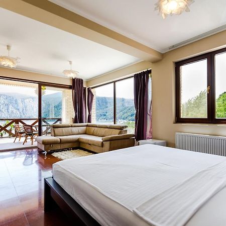 Rex Infinity View 4* Cazanele Dunarii Dubova Esterno foto