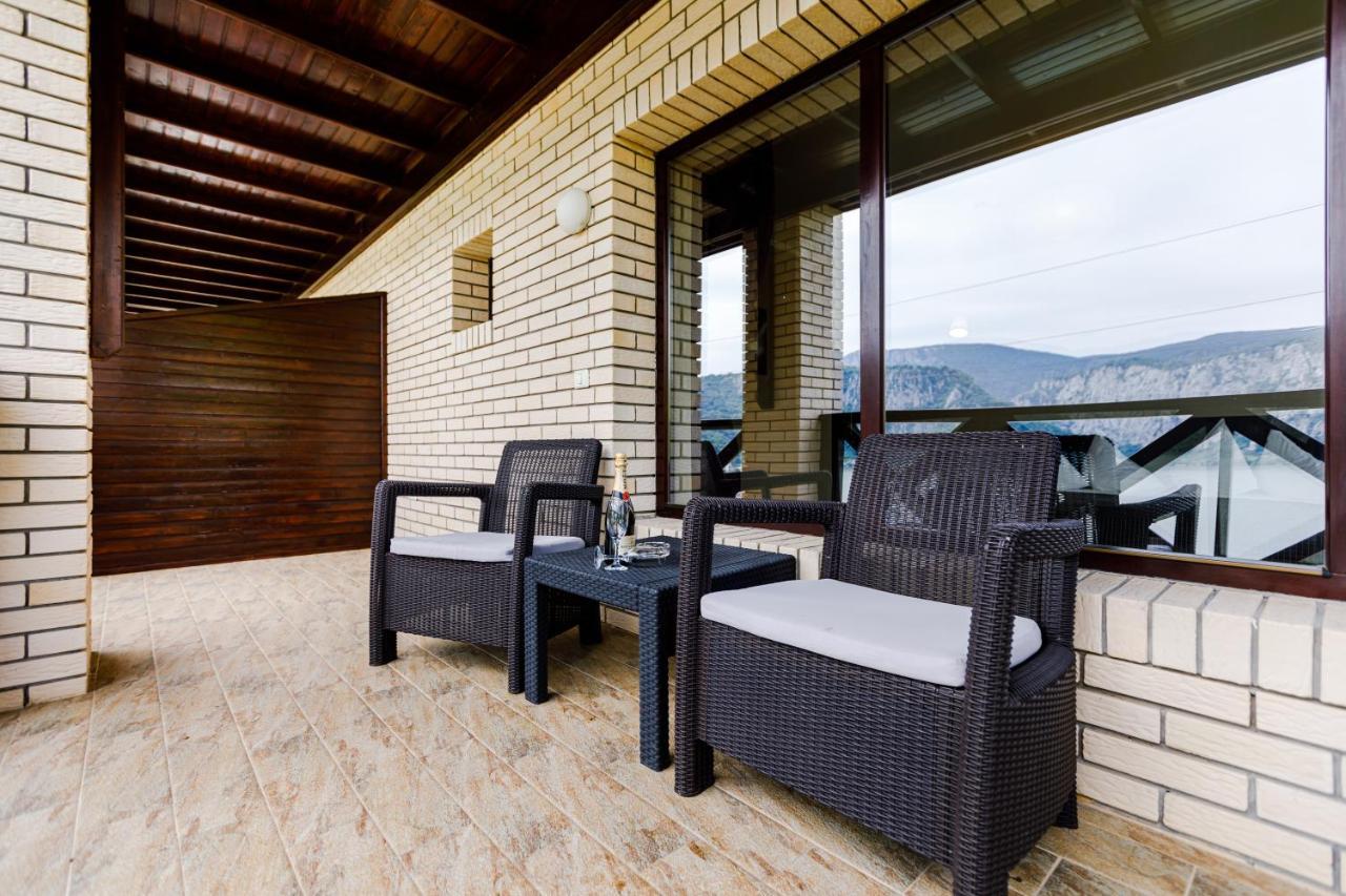 Rex Infinity View 4* Cazanele Dunarii Dubova Esterno foto