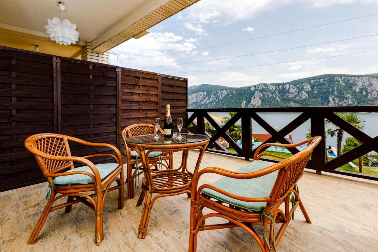 Rex Infinity View 4* Cazanele Dunarii Dubova Esterno foto