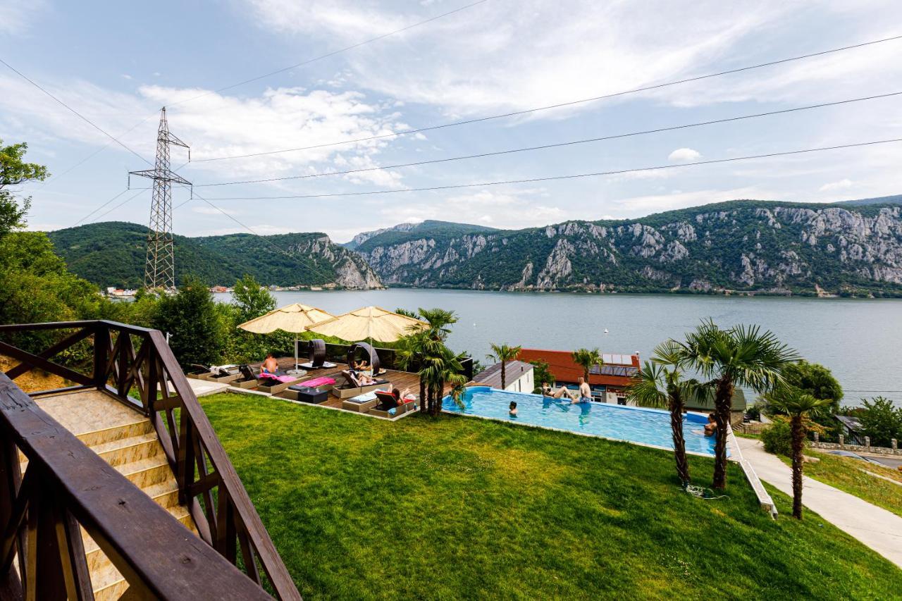 Rex Infinity View 4* Cazanele Dunarii Dubova Esterno foto